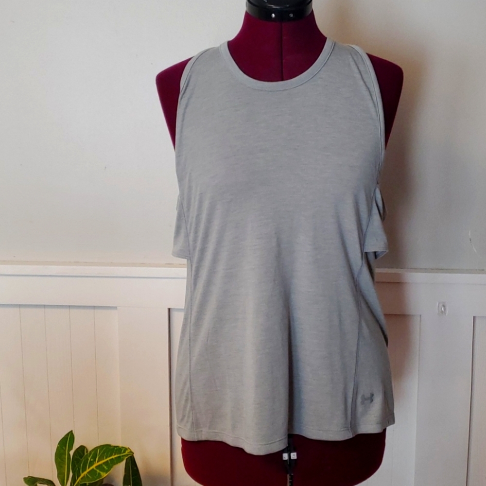 New!!! Under Armour loose tank size M
